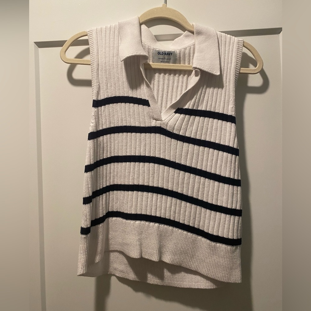 Old Navy Ribbed Knit top in White and Black